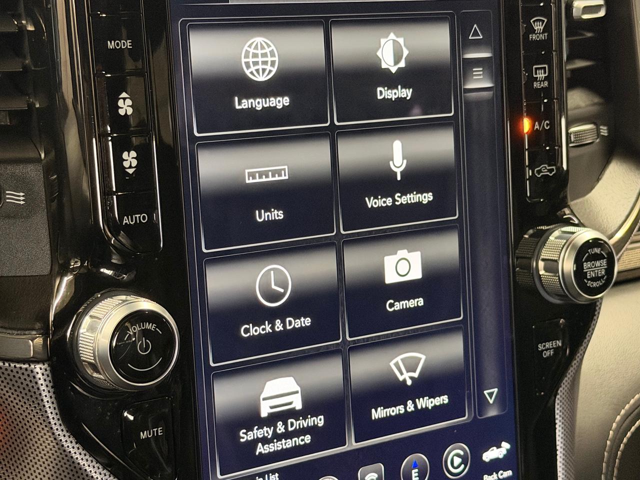 2020 RAM 1500 Limited+Appearance PKG+Safety Tec+Pano Roof+LOADED Photo40