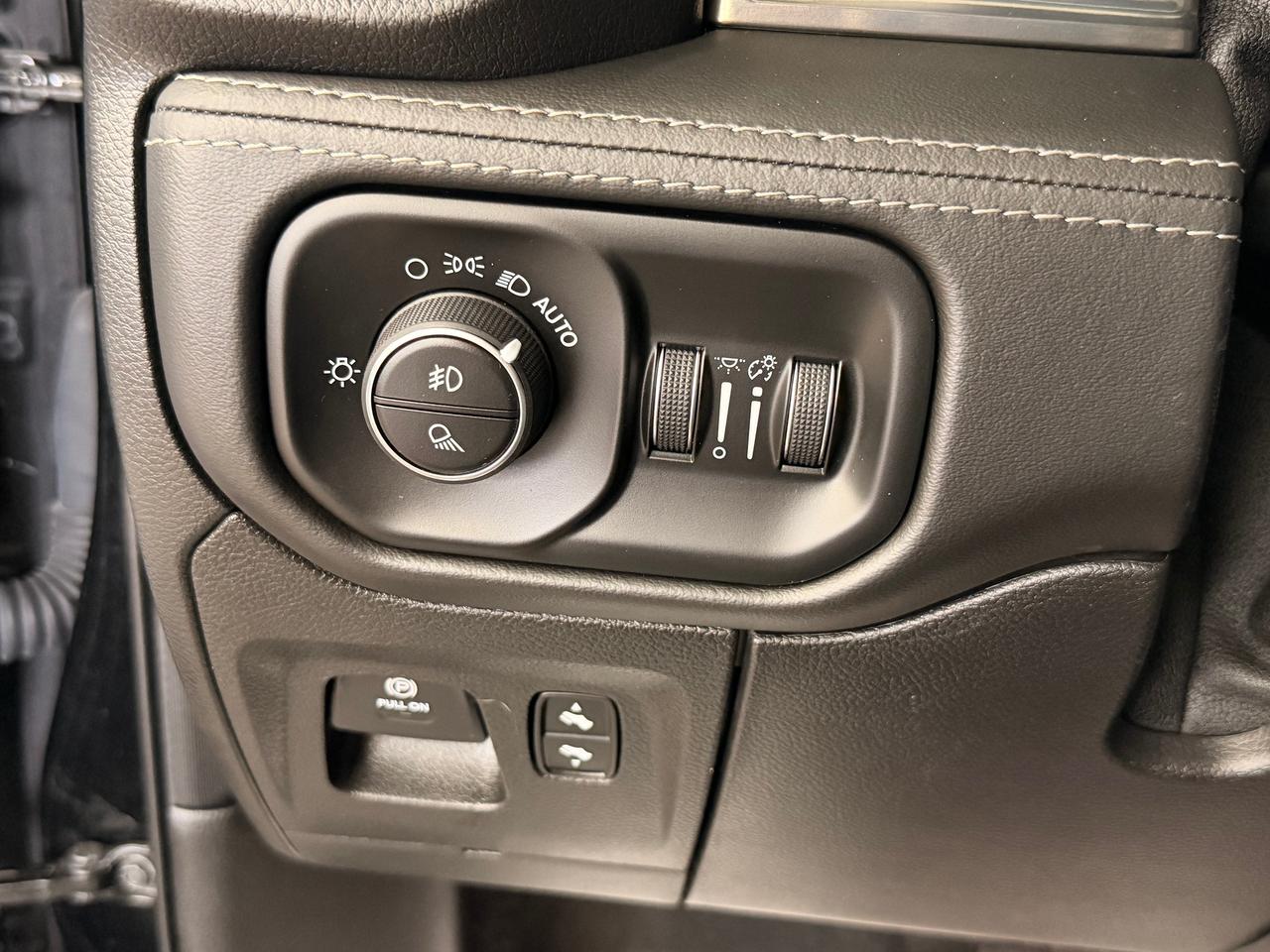 2020 RAM 1500 Limited+Appearance PKG+Safety Tec+Pano Roof+LOADED Photo