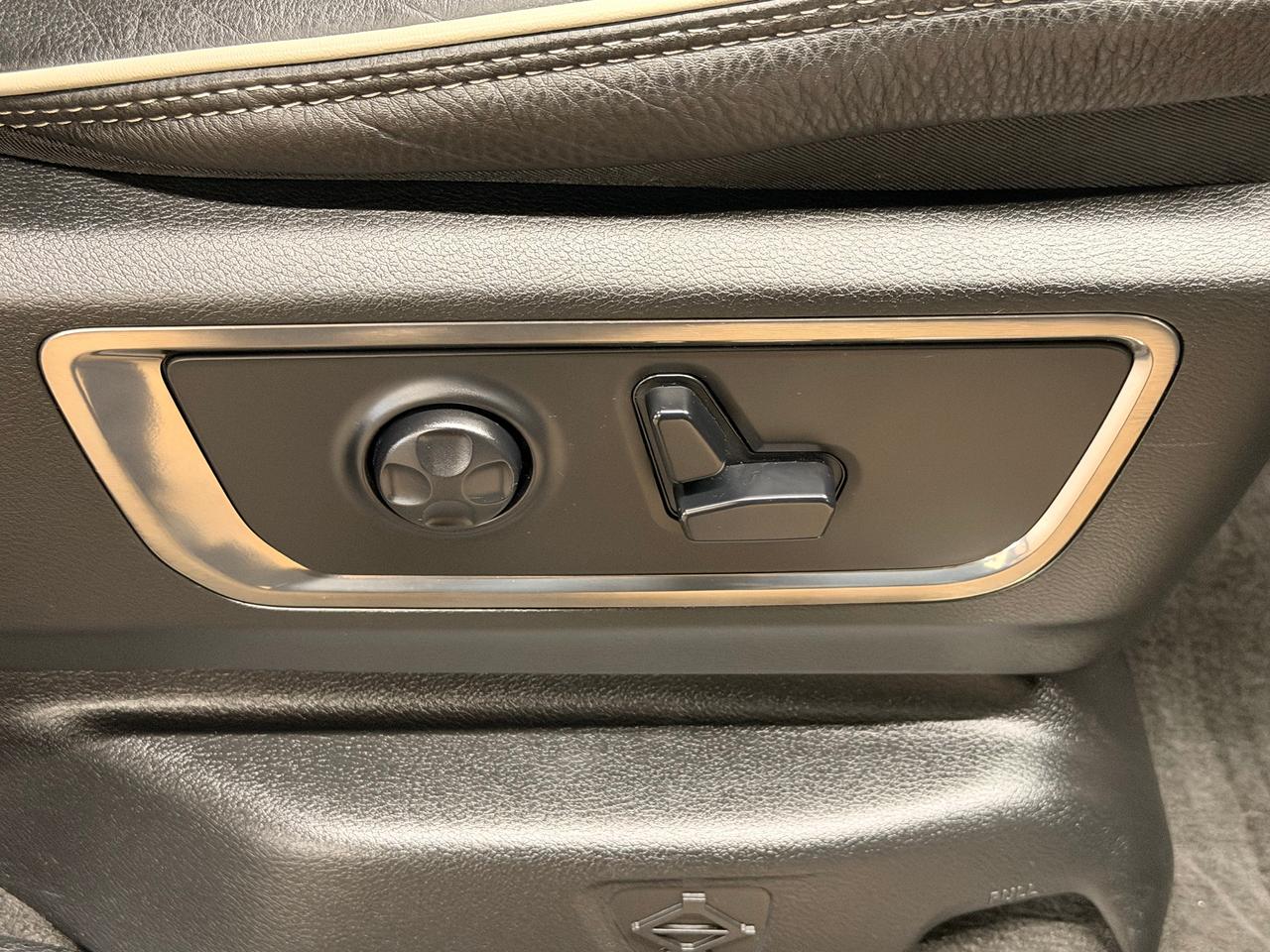 2020 RAM 1500 Limited+Appearance PKG+Safety Tec+Pano Roof+LOADED Photo