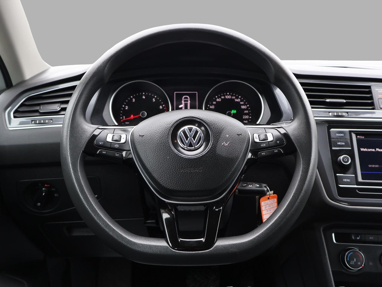 2020 Volkswagen Tiguan TRENDLINE AWD CERTIFIED *ACCIDENT FREE* CAMERA BLUETOOTH HEATED SEATS CRUISE ALLOYS Photo