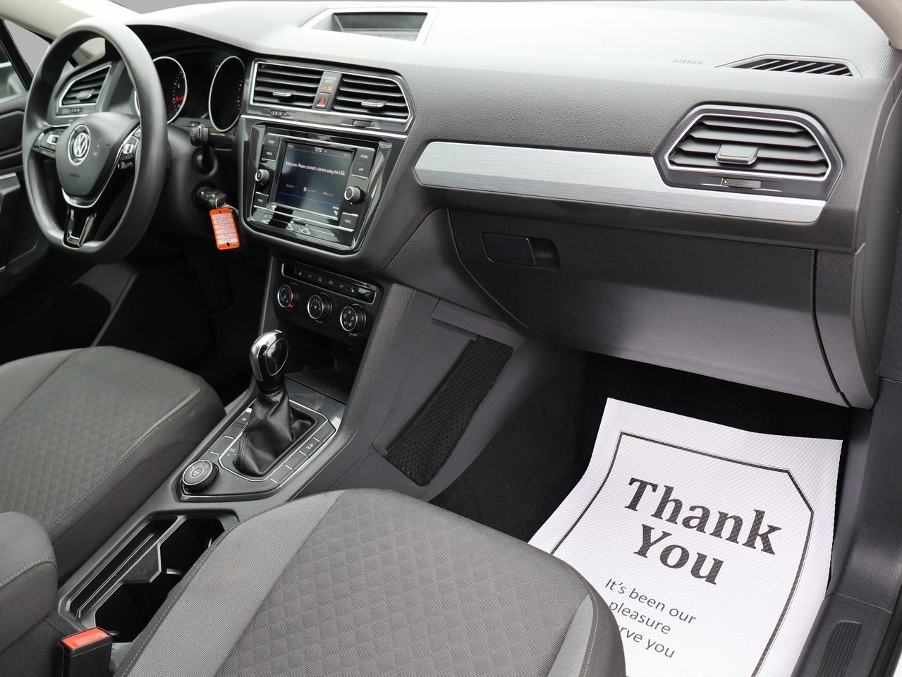 2020 Volkswagen Tiguan TRENDLINE AWD CERTIFIED *ACCIDENT FREE* CAMERA BLUETOOTH HEATED SEATS CRUISE ALLOYS Photo