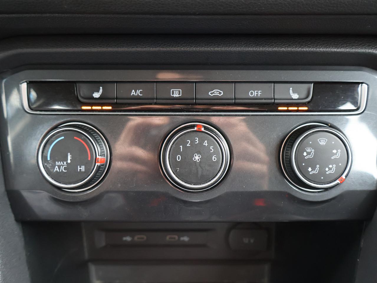 2020 Volkswagen Tiguan TRENDLINE AWD CERTIFIED *ACCIDENT FREE* CAMERA BLUETOOTH HEATED SEATS CRUISE ALLOYS Photo