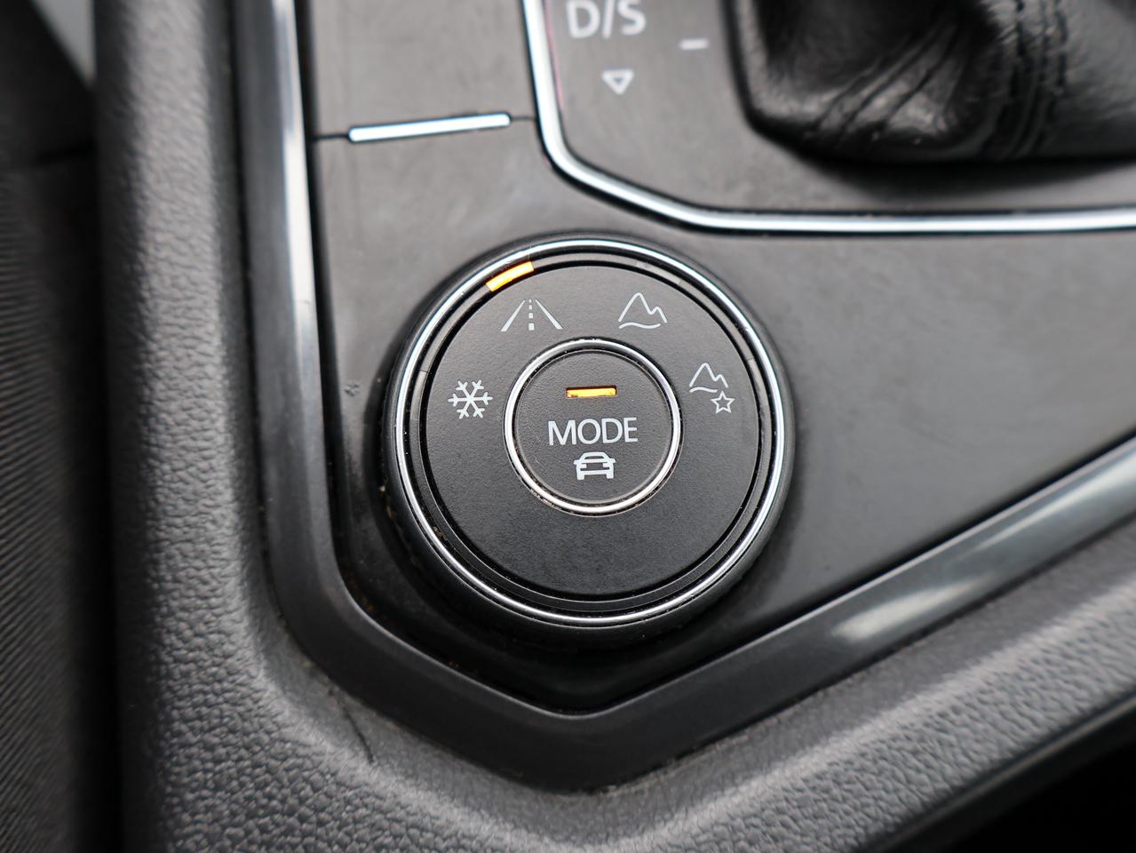 2020 Volkswagen Tiguan TRENDLINE AWD CERTIFIED *ACCIDENT FREE* CAMERA BLUETOOTH HEATED SEATS CRUISE ALLOYS Photo