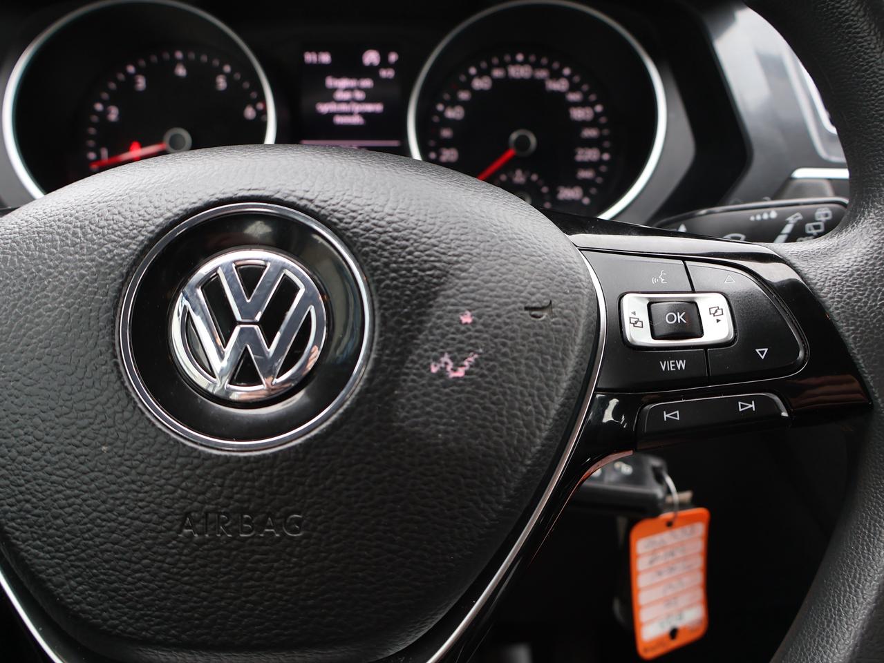 2020 Volkswagen Tiguan TRENDLINE AWD CERTIFIED *ACCIDENT FREE* CAMERA BLUETOOTH HEATED SEATS CRUISE ALLOYS Photo