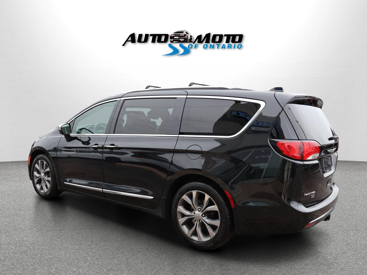 2020 Chrysler Pacifica LIMITED (35th ANNIVERSARY) CERTIFIED *1 OWNER* CAMERA NAV BLUETOOTH LEATHER HEATED SEATS PANO ROOF CRUISE ALLOYS ALLOYS Photo