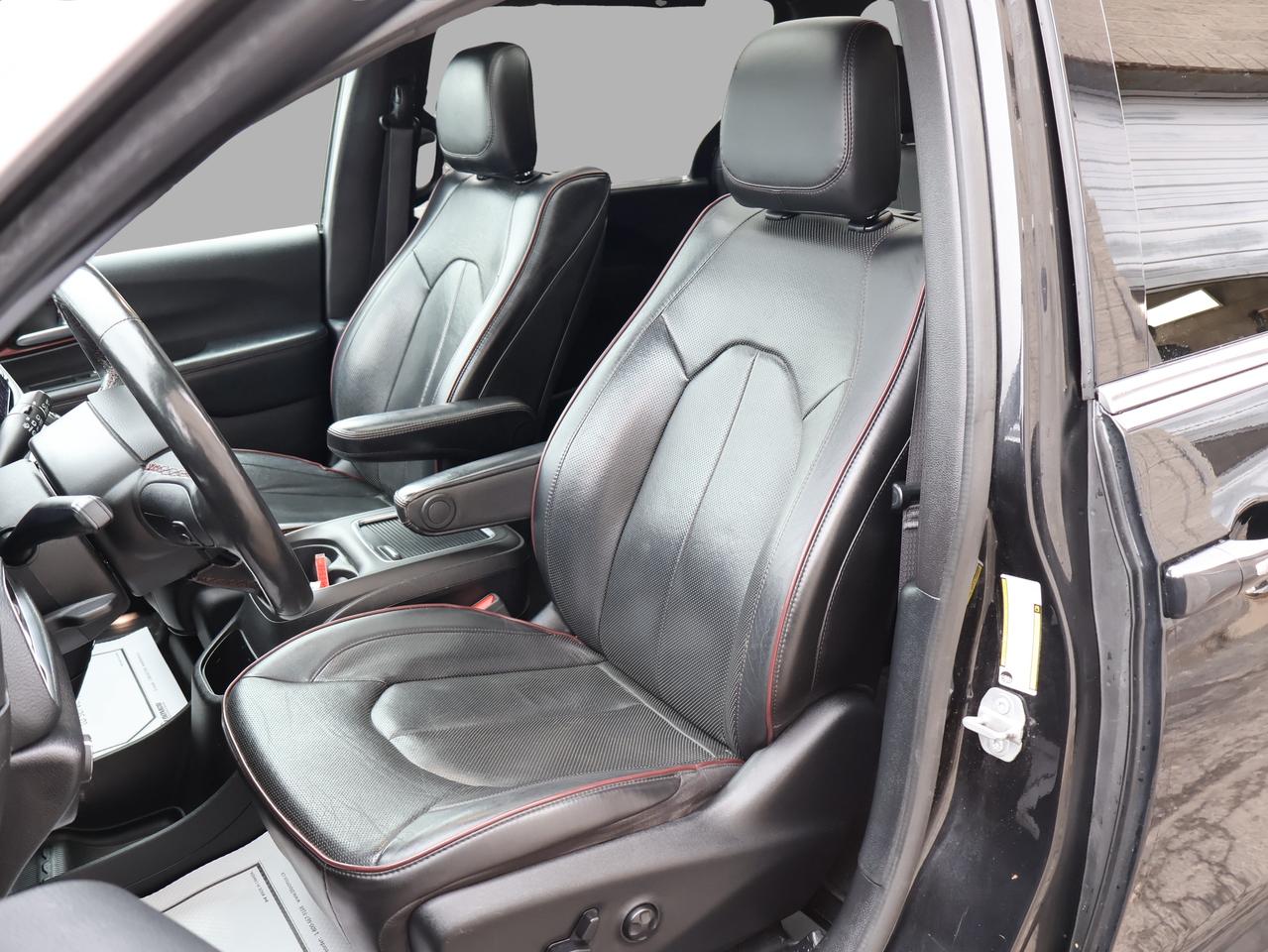 2020 Chrysler Pacifica LIMITED (35th ANNIVERSARY) CERTIFIED *1 OWNER* CAMERA NAV BLUETOOTH LEATHER HEATED SEATS PANO ROOF CRUISE ALLOYS ALLOYS Photo