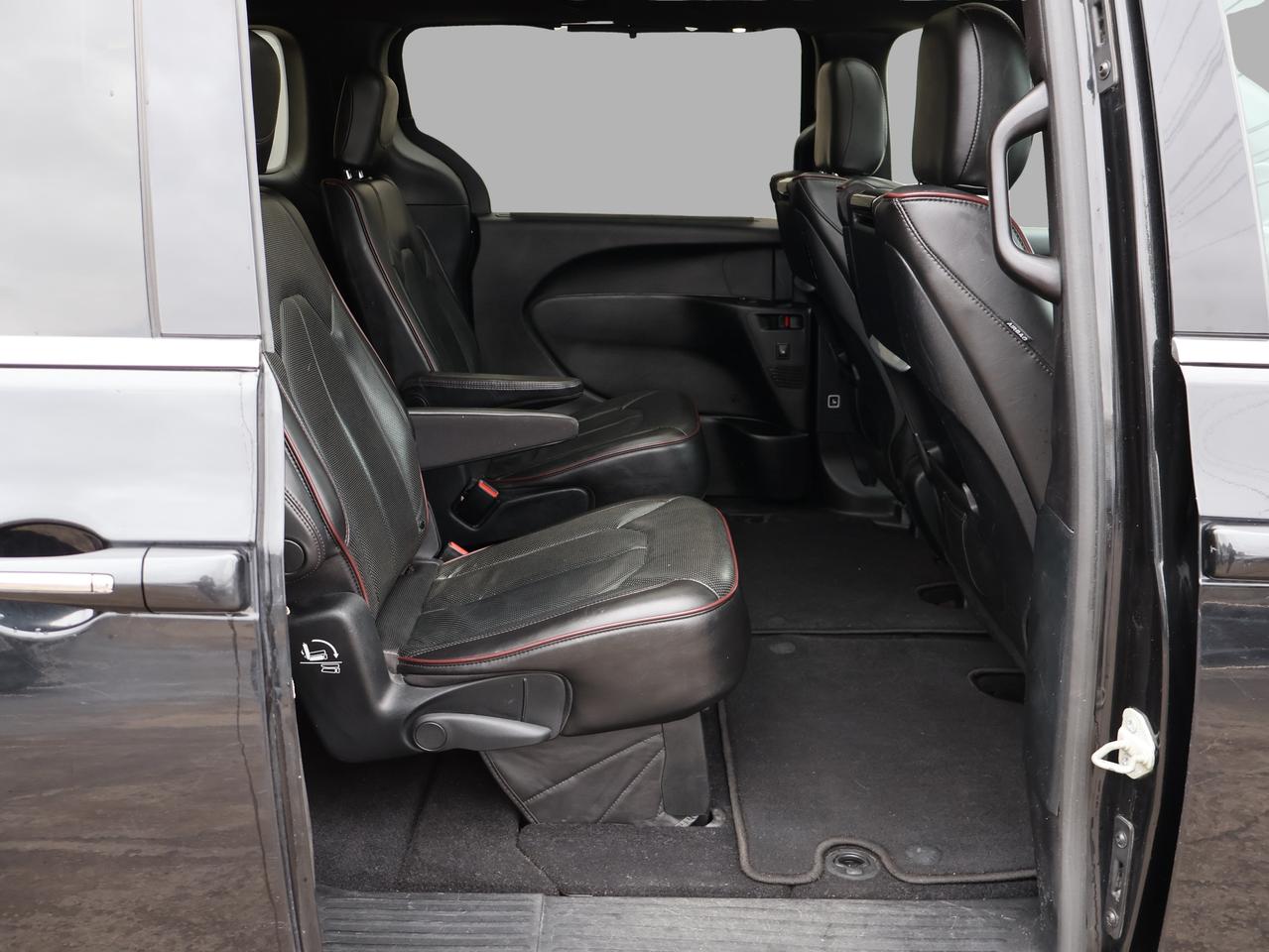 2020 Chrysler Pacifica LIMITED (35th ANNIVERSARY) CERTIFIED *1 OWNER* CAMERA NAV BLUETOOTH LEATHER HEATED SEATS PANO ROOF CRUISE ALLOYS ALLOYS Photo