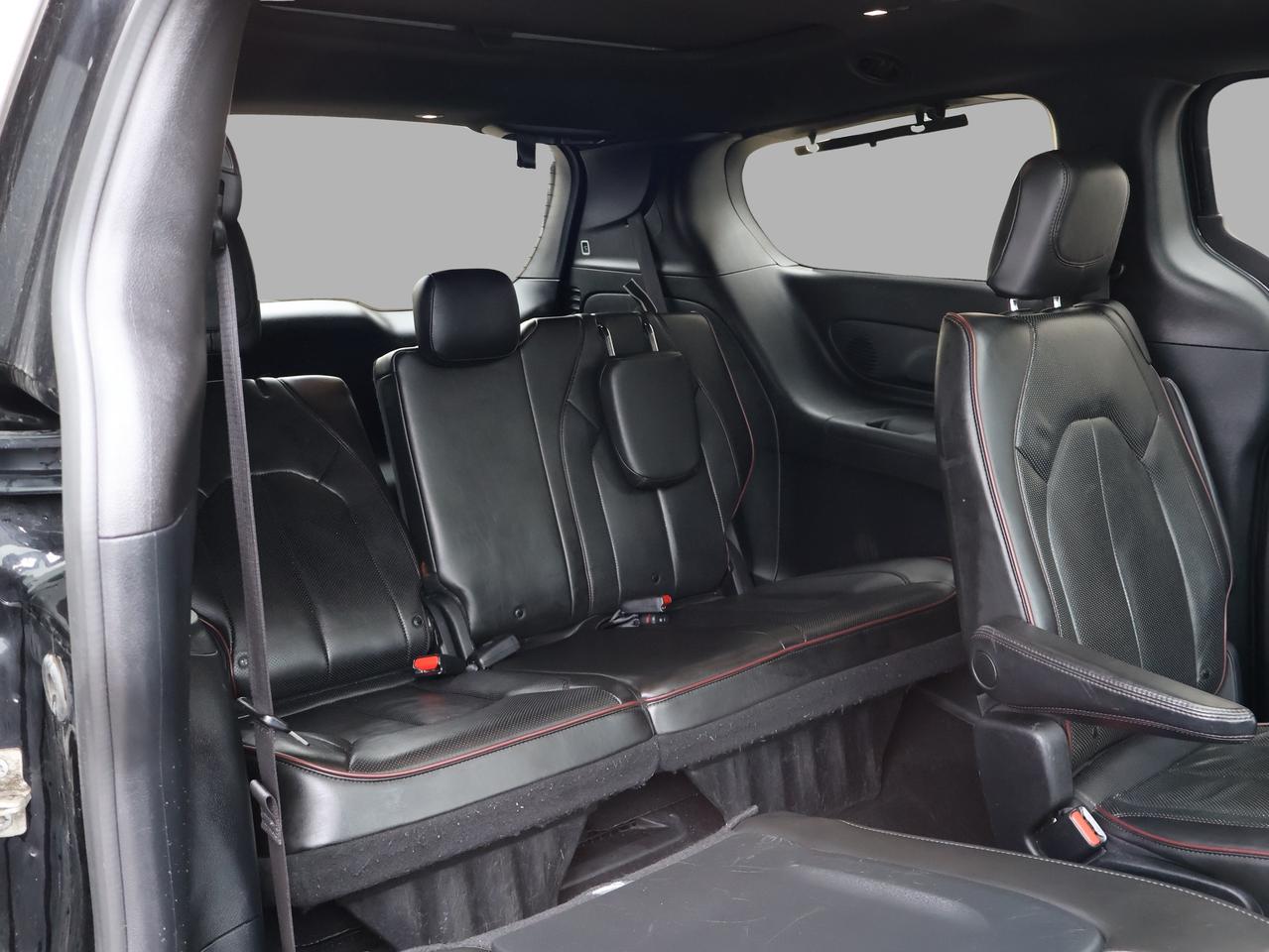 2020 Chrysler Pacifica LIMITED (35th ANNIVERSARY) CERTIFIED *1 OWNER* CAMERA NAV BLUETOOTH LEATHER HEATED SEATS PANO ROOF CRUISE ALLOYS ALLOYS Photo