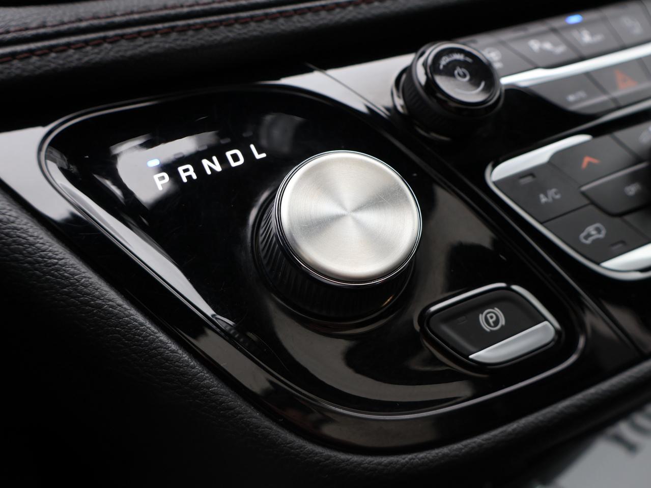 2020 Chrysler Pacifica LIMITED (35th ANNIVERSARY) CERTIFIED *1 OWNER* CAMERA NAV BLUETOOTH LEATHER HEATED SEATS PANO ROOF CRUISE ALLOYS ALLOYS Photo