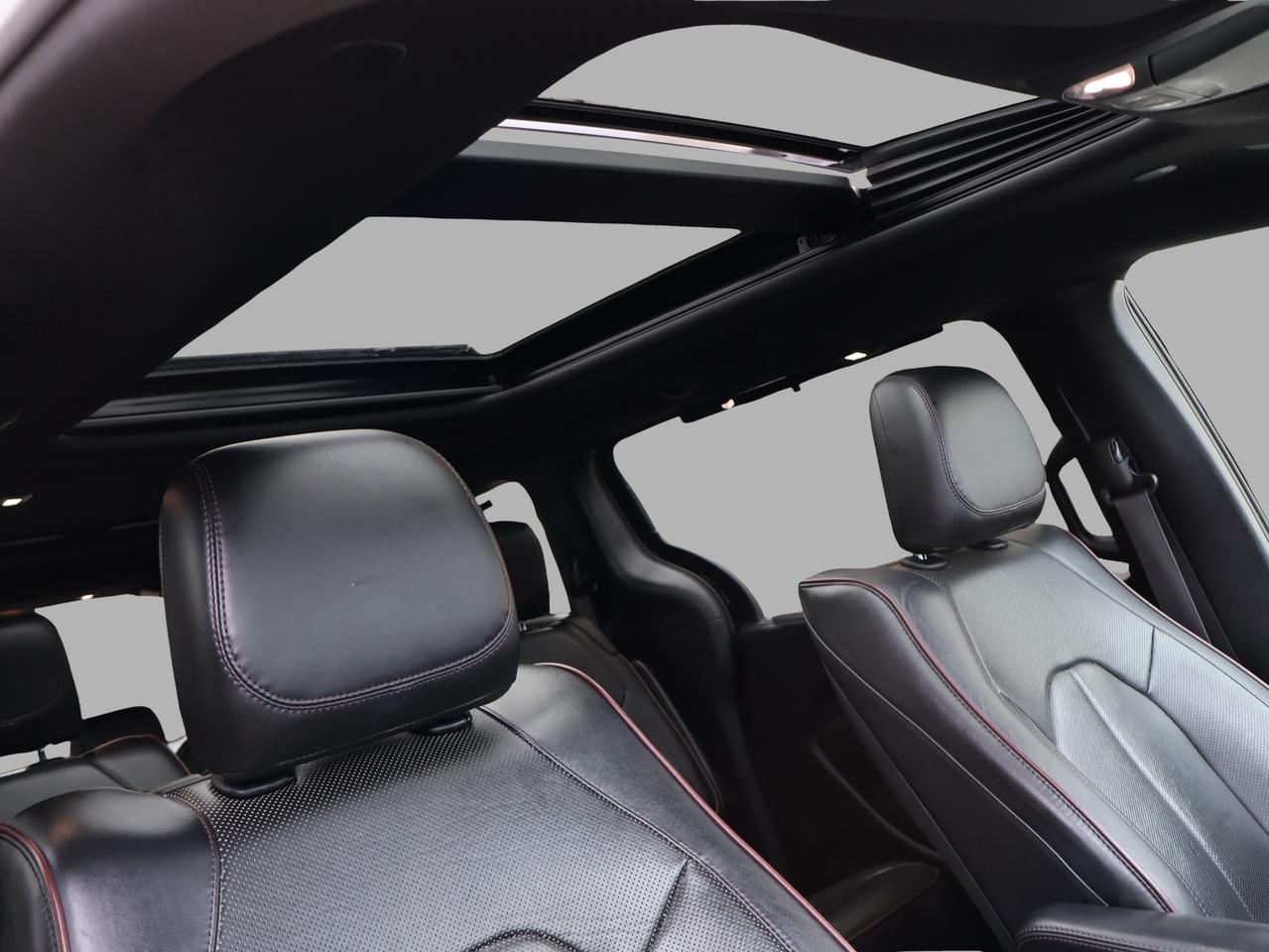 2020 Chrysler Pacifica LIMITED (35th ANNIVERSARY) CERTIFIED *1 OWNER* CAMERA NAV BLUETOOTH LEATHER HEATED SEATS PANO ROOF CRUISE ALLOYS ALLOYS Photo