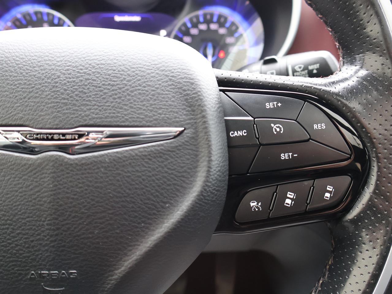 2020 Chrysler Pacifica LIMITED (35th ANNIVERSARY) CERTIFIED *1 OWNER* CAMERA NAV BLUETOOTH LEATHER HEATED SEATS PANO ROOF CRUISE ALLOYS ALLOYS Photo