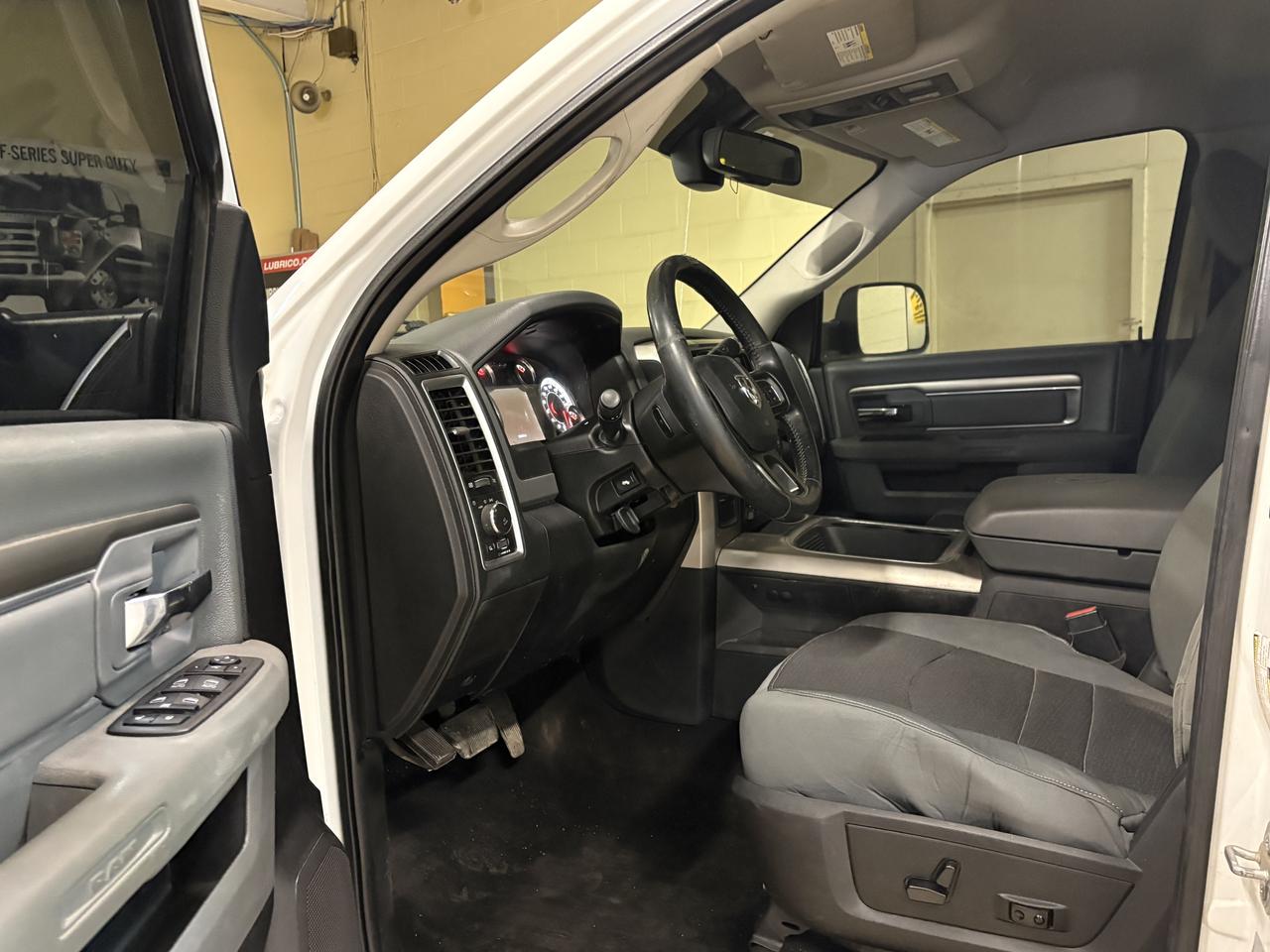 2017 RAM 2500 SLT Photo