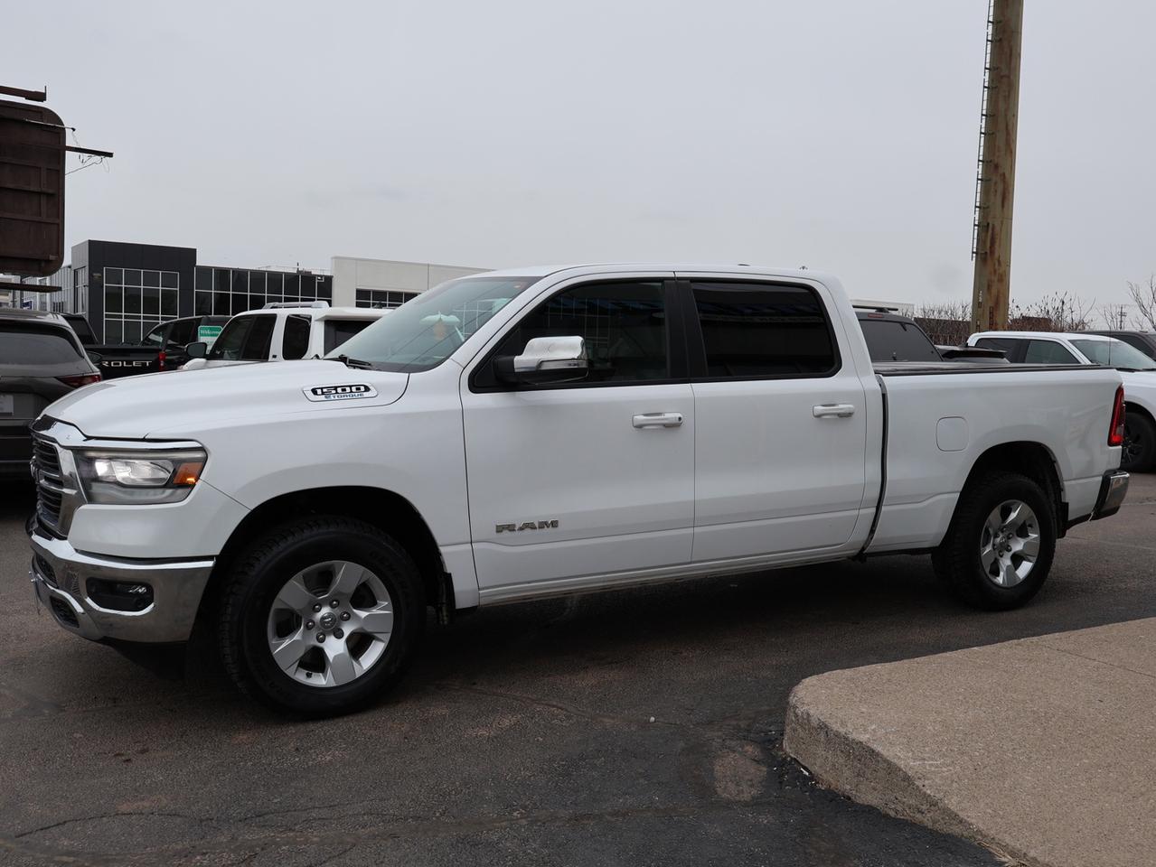 2021 RAM 1500 BIG HORN CREW 4WD CERTIFIED *1 OWNER*ACCIDENT FREE* CAMERA BLUETOOTH HEATED SEATS CRUISE ALLOYS Photo