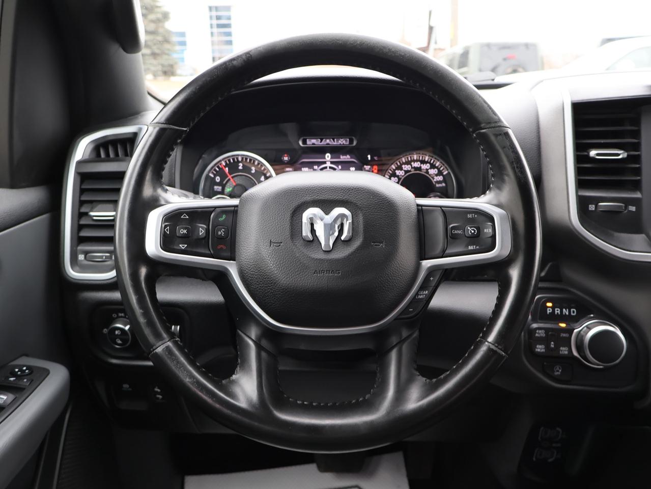 2021 RAM 1500 BIG HORN CREW 4WD CERTIFIED *1 OWNER*ACCIDENT FREE* CAMERA BLUETOOTH HEATED SEATS CRUISE ALLOYS Photo