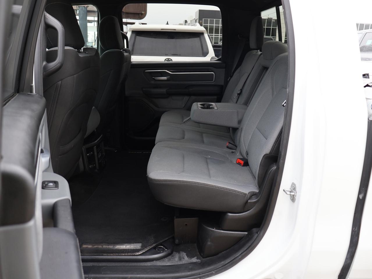 2021 RAM 1500 BIG HORN CREW 4WD CERTIFIED *1 OWNER*ACCIDENT FREE* CAMERA BLUETOOTH HEATED SEATS CRUISE ALLOYS Photo