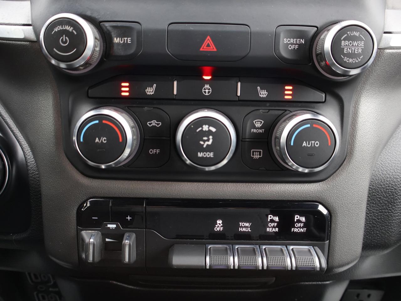 2021 RAM 1500 BIG HORN CREW 4WD CERTIFIED *1 OWNER*ACCIDENT FREE* CAMERA BLUETOOTH HEATED SEATS CRUISE ALLOYS Photo