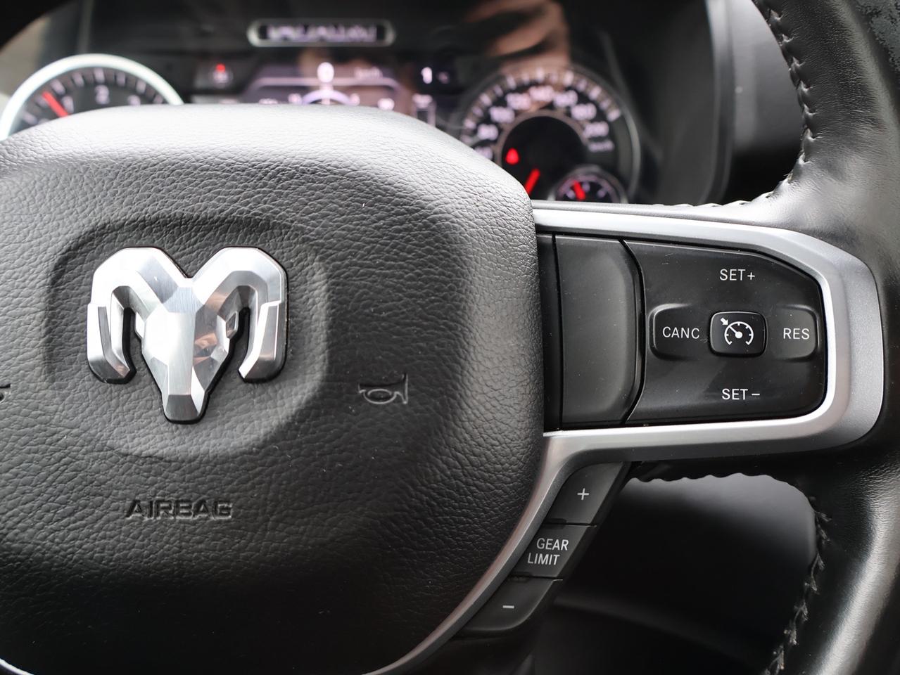 2021 RAM 1500 BIG HORN CREW 4WD CERTIFIED *1 OWNER*ACCIDENT FREE* CAMERA BLUETOOTH HEATED SEATS CRUISE ALLOYS Photo