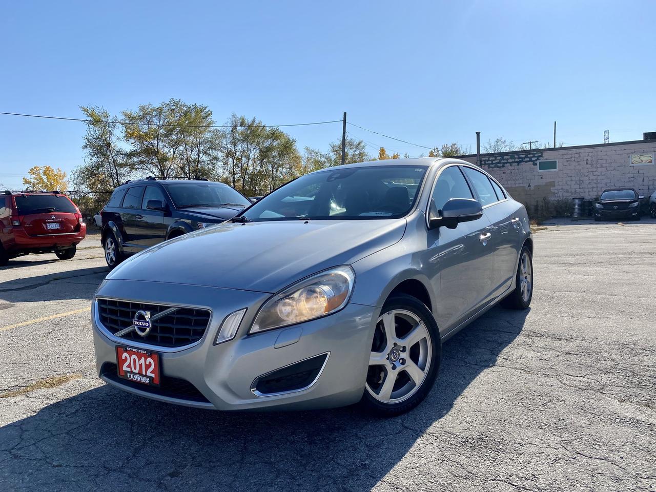 2012 Volvo S-60 T5 Photo0