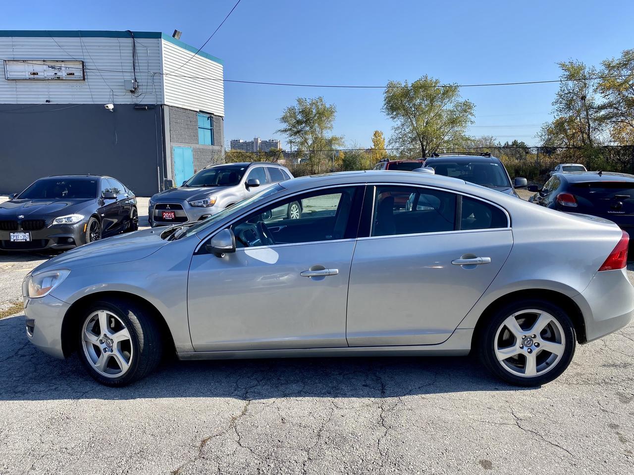 2012 Volvo S-60 T5 Photo