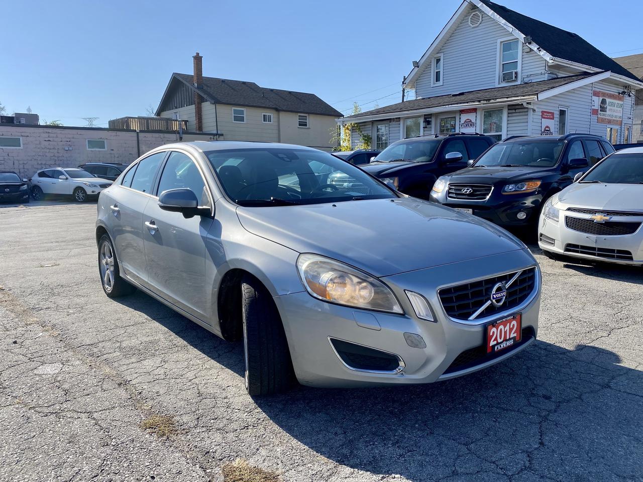 2012 Volvo S-60 T5 Photo