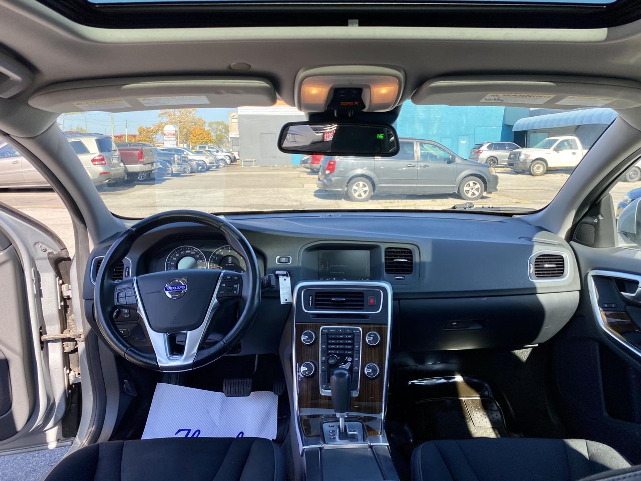 2012 Volvo S-60 T5 Photo