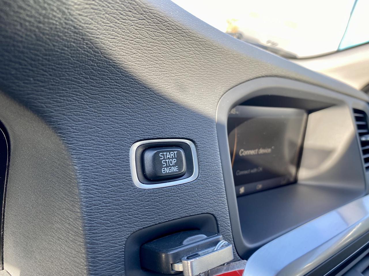 2012 Volvo S-60 T5 Photo