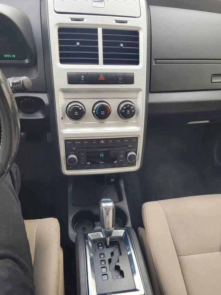 2010 Dodge Journey SXT Photo
