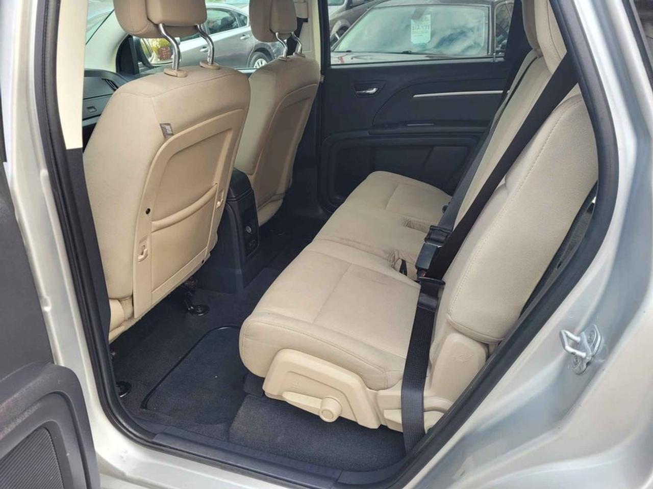 2010 Dodge Journey SXT Photo