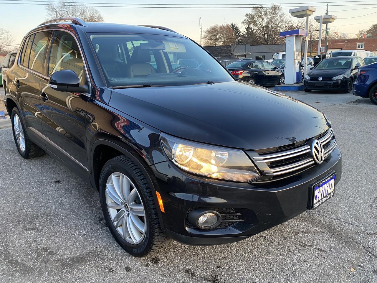 2017 Volkswagen Tiguan COMFORTLINE Photo2