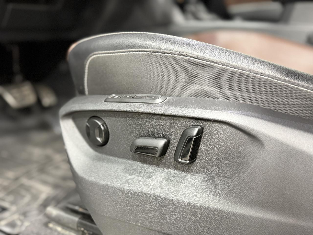 2023 Volkswagen Atlas EXECLINE Photo