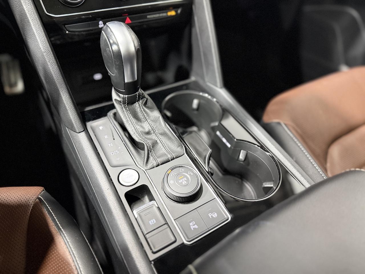 2023 Volkswagen Atlas EXECLINE Photo