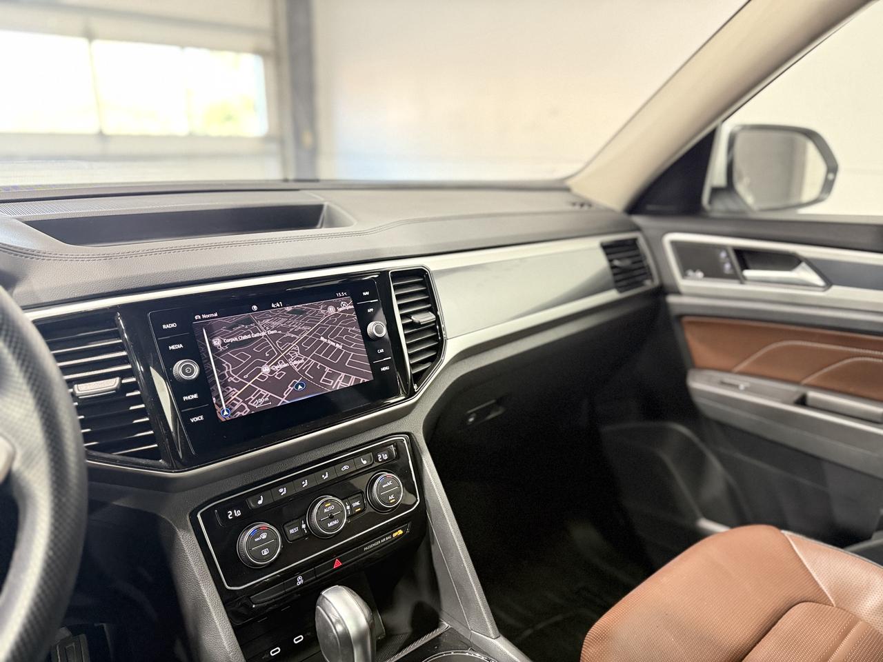 2023 Volkswagen Atlas EXECLINE Photo