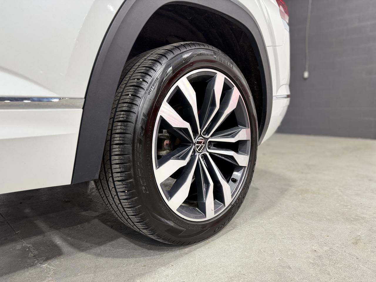 2023 Volkswagen Atlas EXECLINE Photo