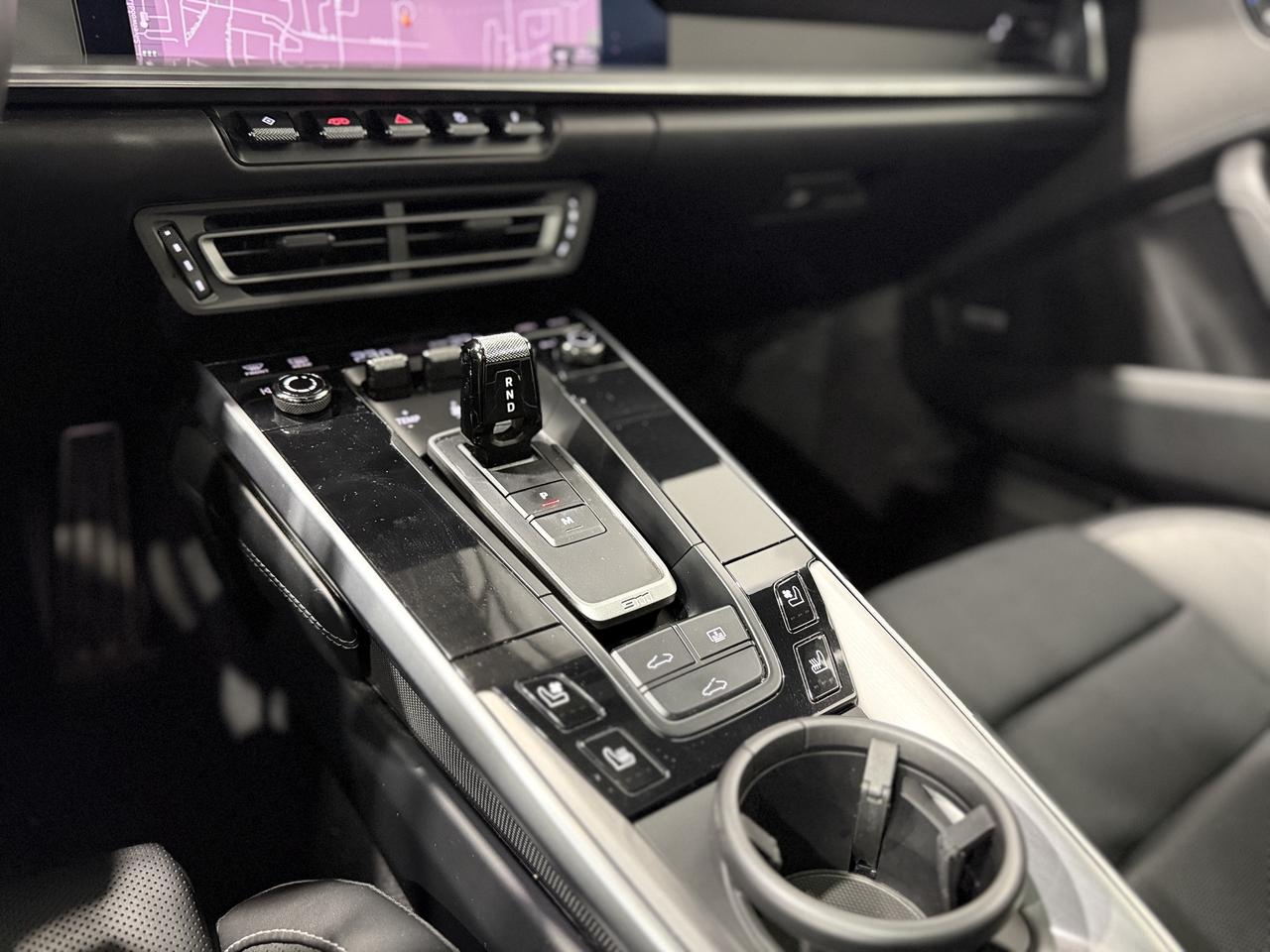 2020 Porsche 911 Carrera 4S Photo