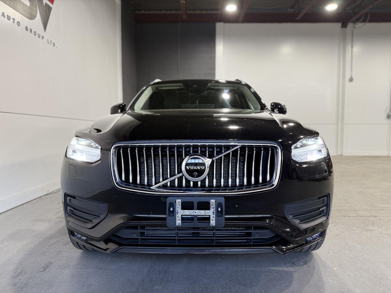 2021 Volvo XC90 T6 Momentum Photo