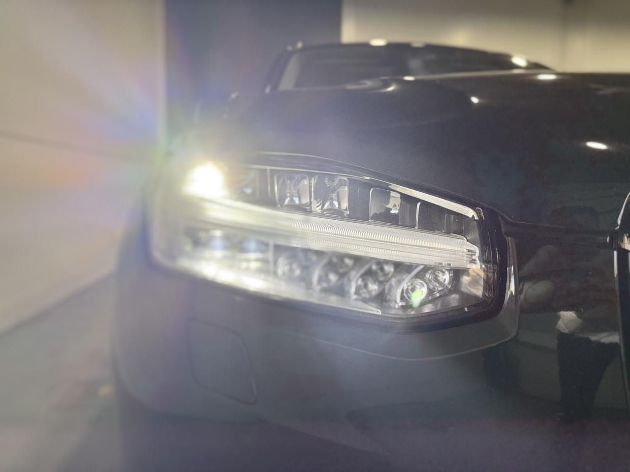 2021 Volvo XC90 T6 Momentum Photo