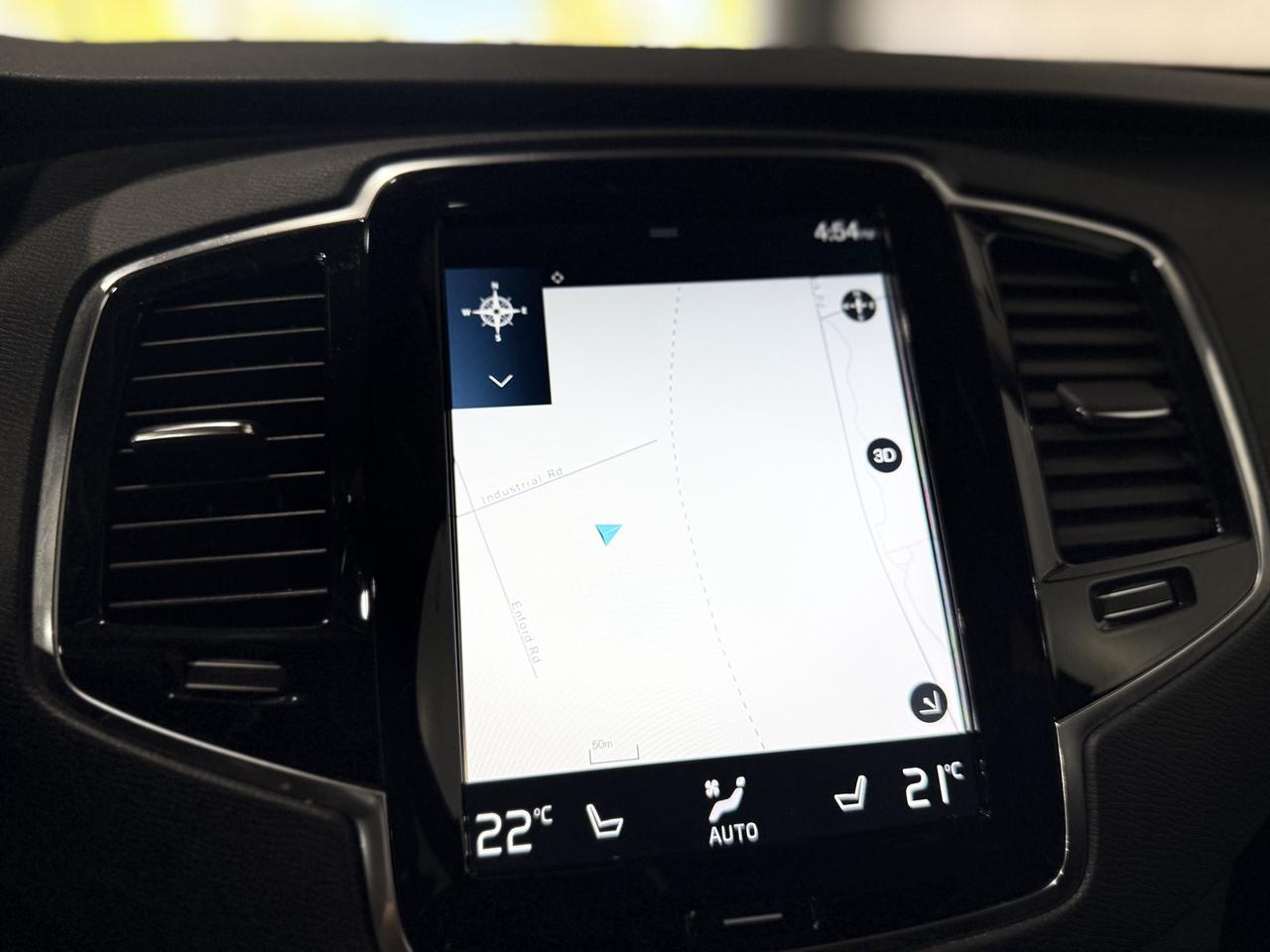 2021 Volvo XC90 T6 Momentum Photo