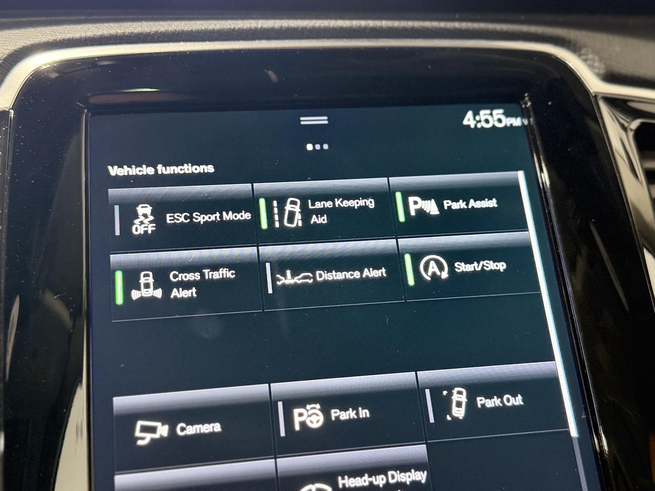 2021 Volvo XC90 T6 Momentum Photo