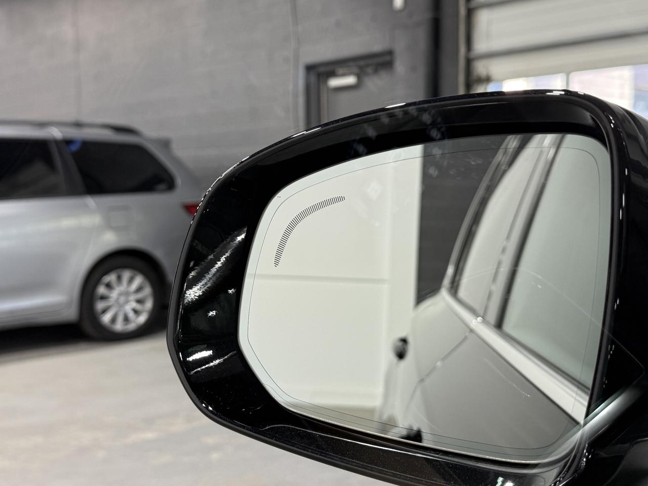 2021 Volvo XC90 T6 Momentum Photo