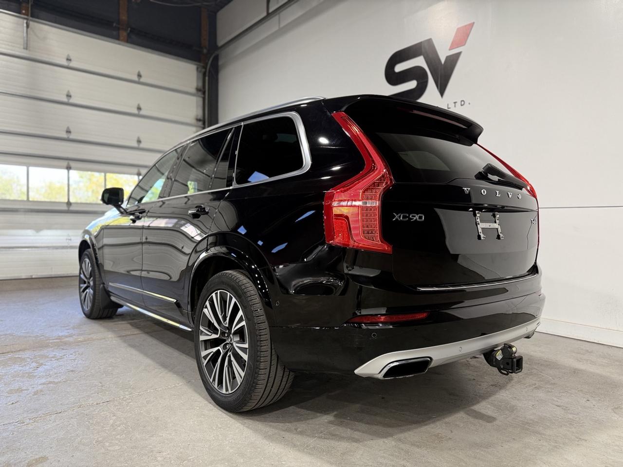 2021 Volvo XC90 T6 Momentum Photo4