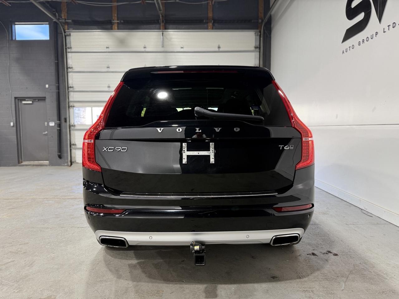 2021 Volvo XC90 T6 Momentum Photo