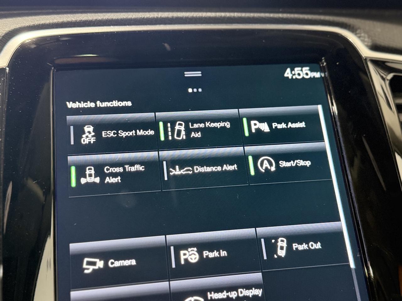 2021 Volvo XC90 T6 Momentum Photo