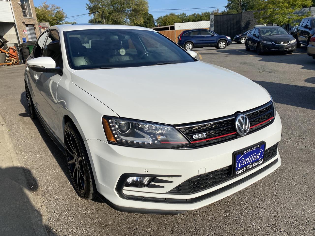 2017 Volkswagen Jetta GLI Photo2