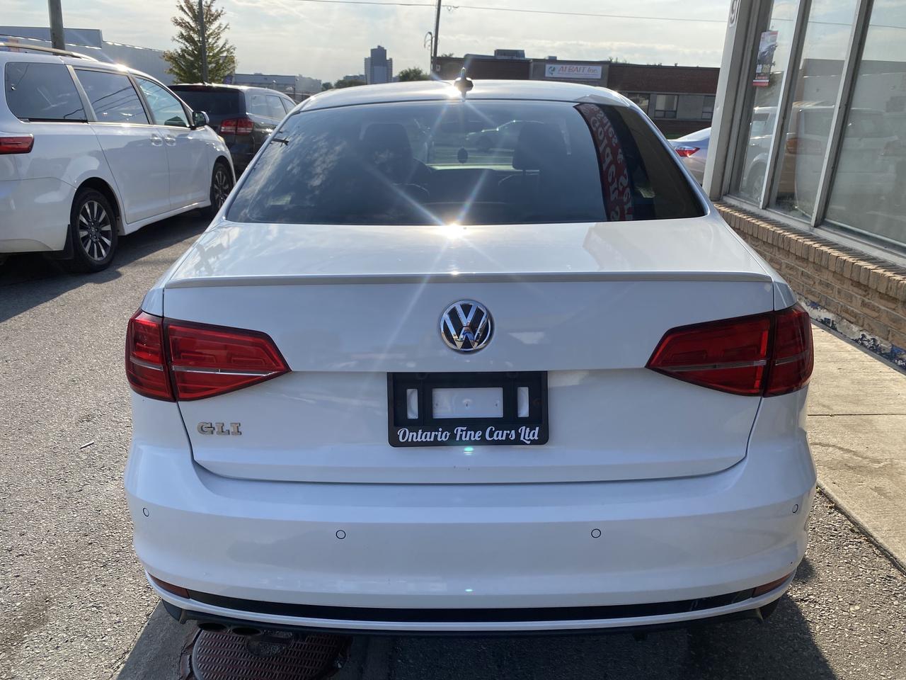 2017 Volkswagen Jetta GLI Photo