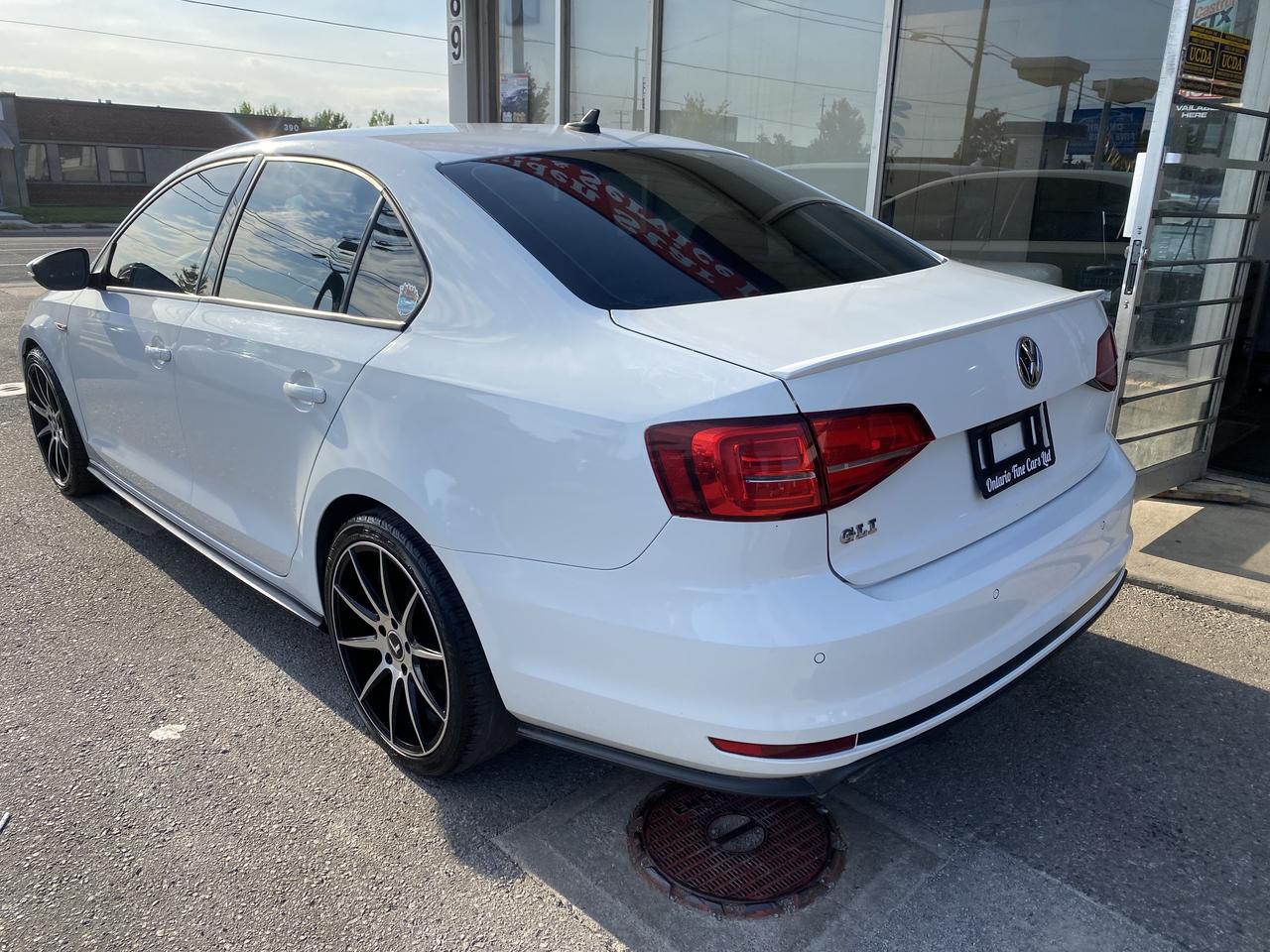 2017 Volkswagen Jetta GLI Photo