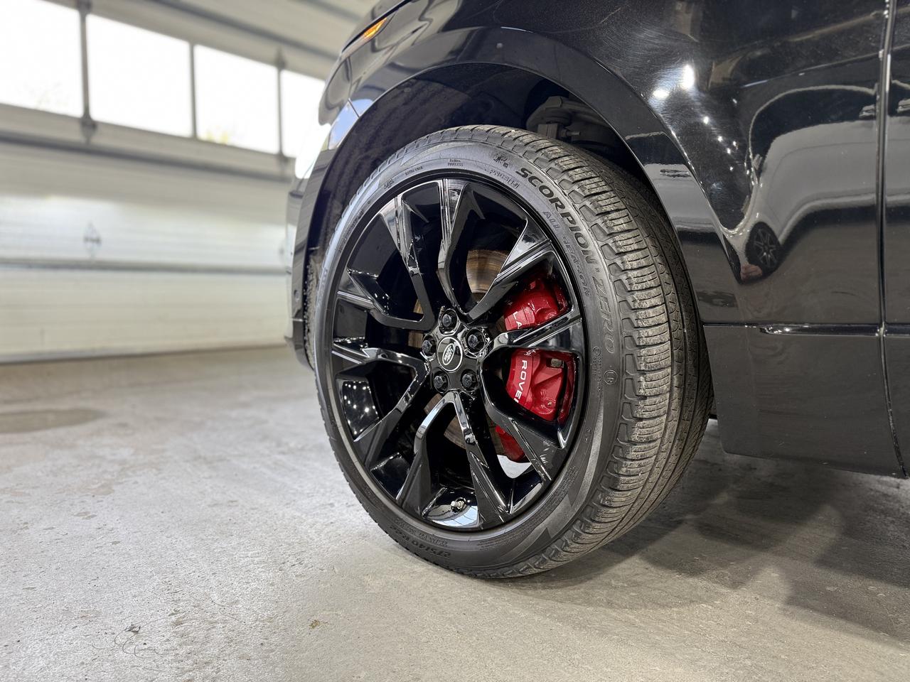 2020 Land Rover Range Rover Sport HST Photo