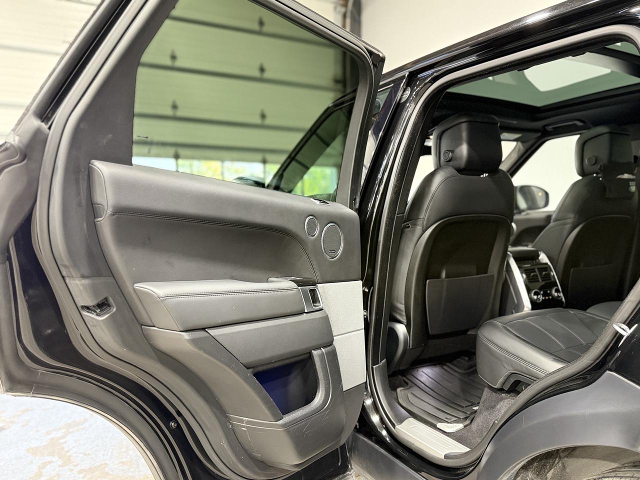 2020 Land Rover Range Rover Sport HST Photo