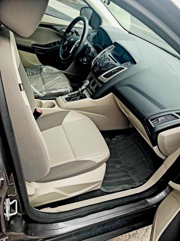 2012 Ford Focus SE Photo