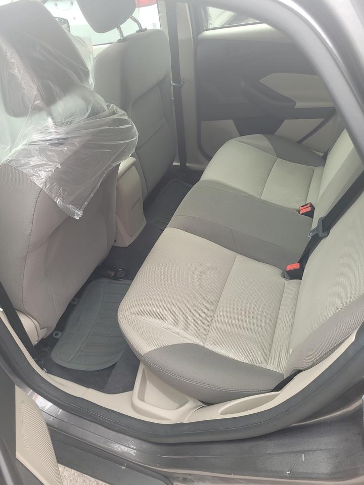 2012 Ford Focus SE Photo