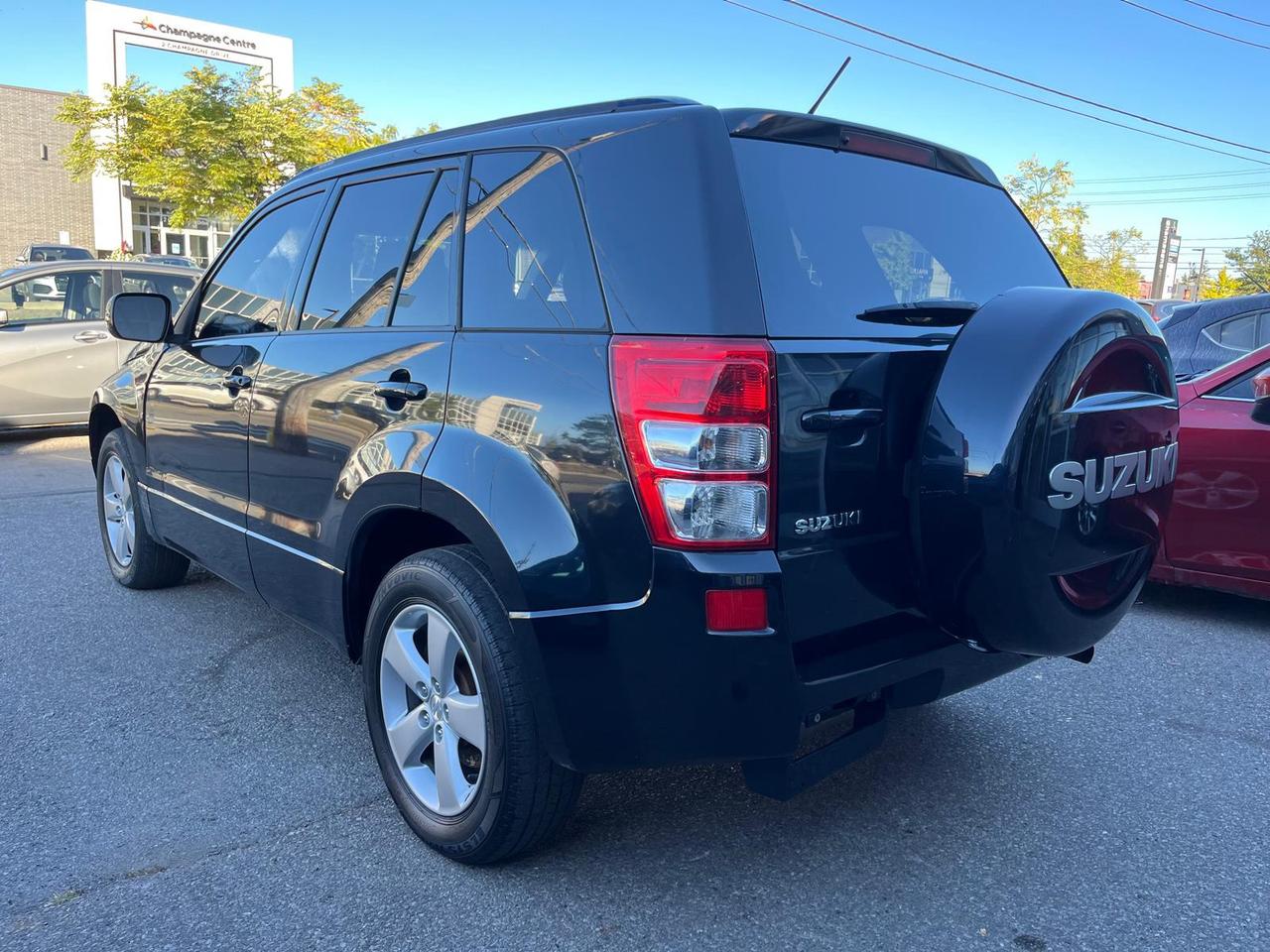 2010 Suzuki Grand Vitara Premium Photo4